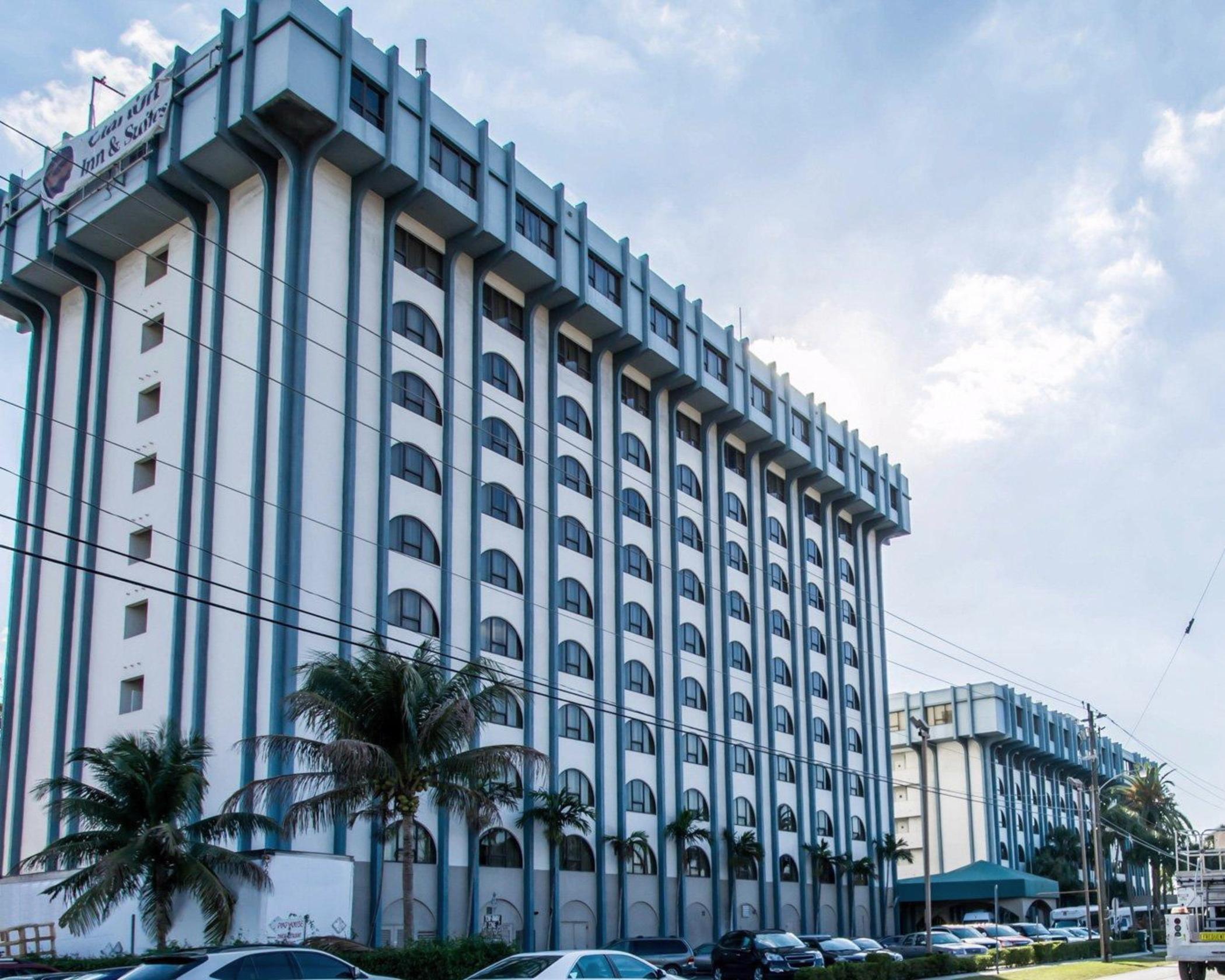 Clarion Inn & Suites Miami International Airport Exterior photo